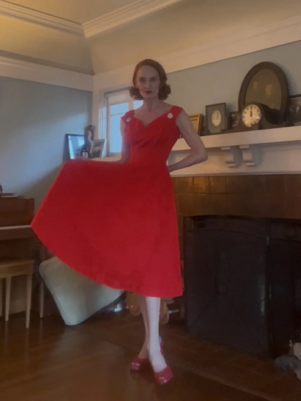Vintage Red 1950s Dress with Rhinestone Cluster Brooch buttons - Picture 5 of 12